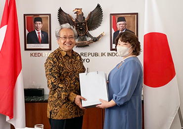 片桐史恵短期スポーツ 賭け アプリ
部学長がインドネシア共和国大使館を表敬訪問しました